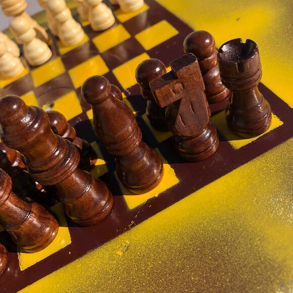Vinyl Chess Set - Chocolate Yellow - Picture 6 of 8